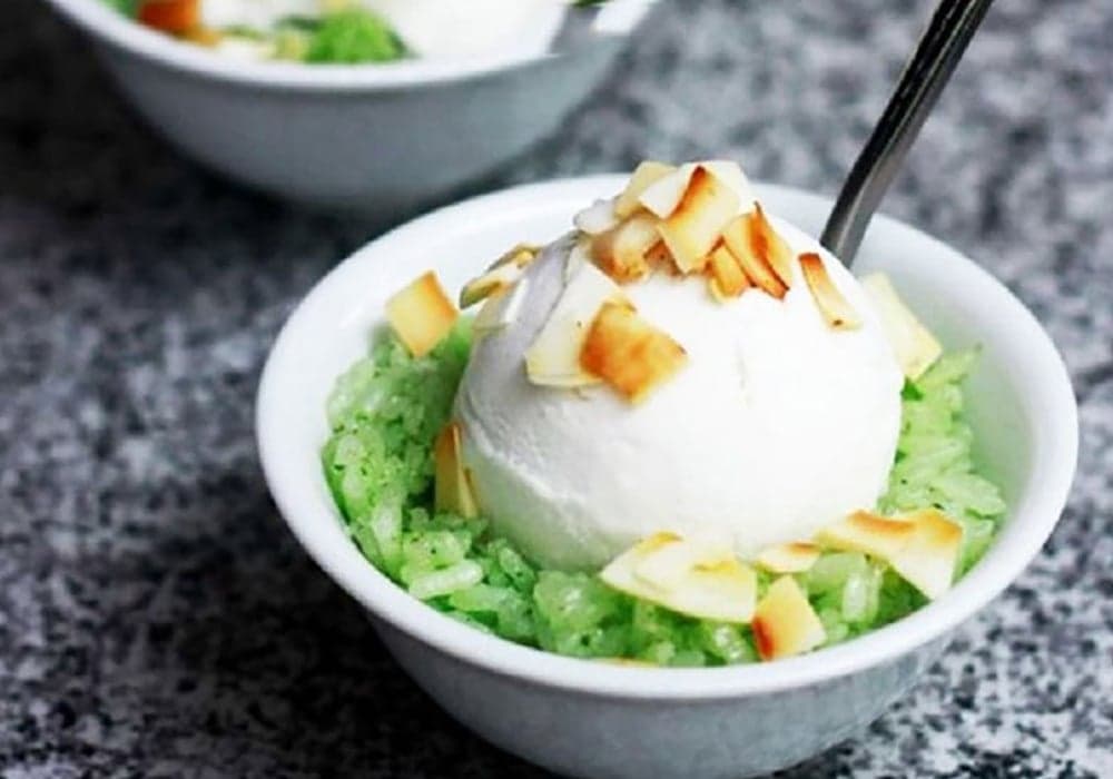 Sticky Rice with Ice Cream