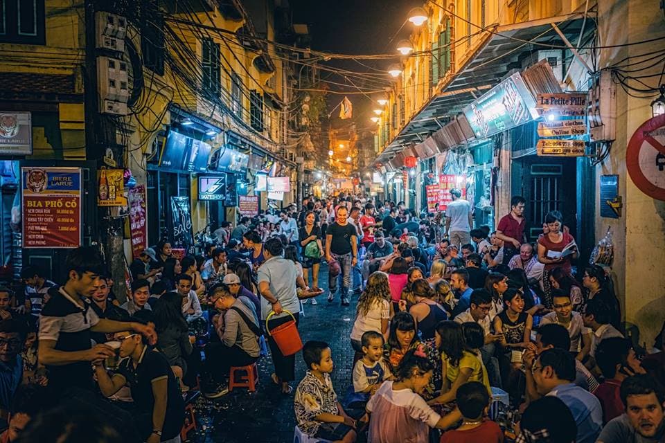 Phố Tạ Hiện (Phố Bia)